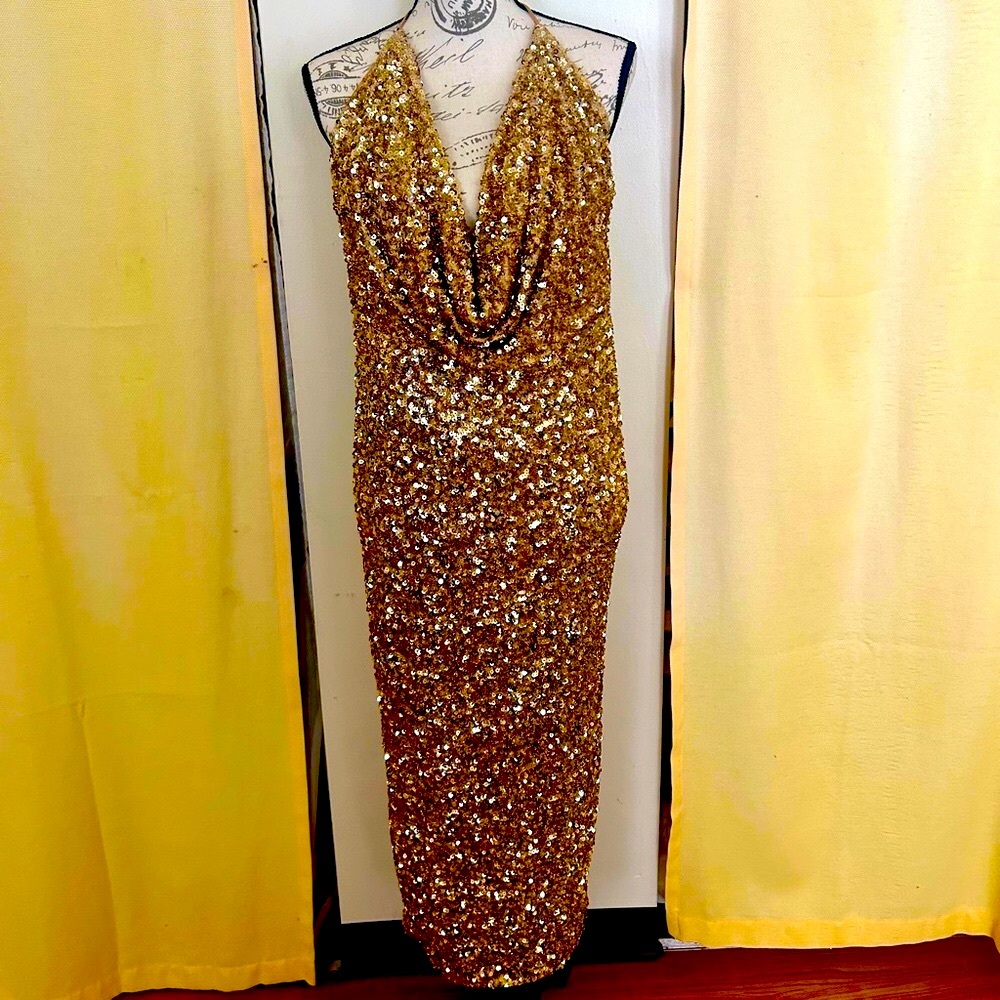 Sequence Halter Dress 💕